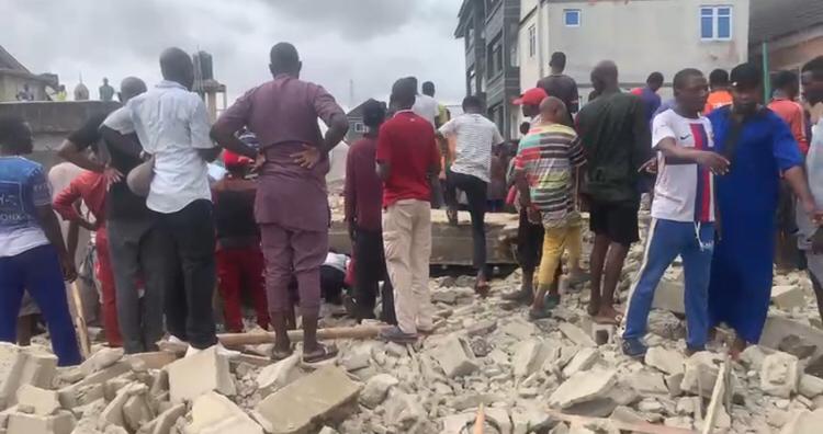 One dead, ten rescued after Lagos building collapse