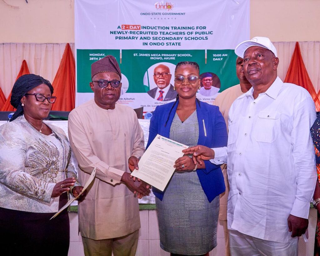 Ondo inducts over 2,000 newly-recruited teachers into primary, secondary schools