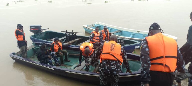 10 dead, several Missing in boat mishap